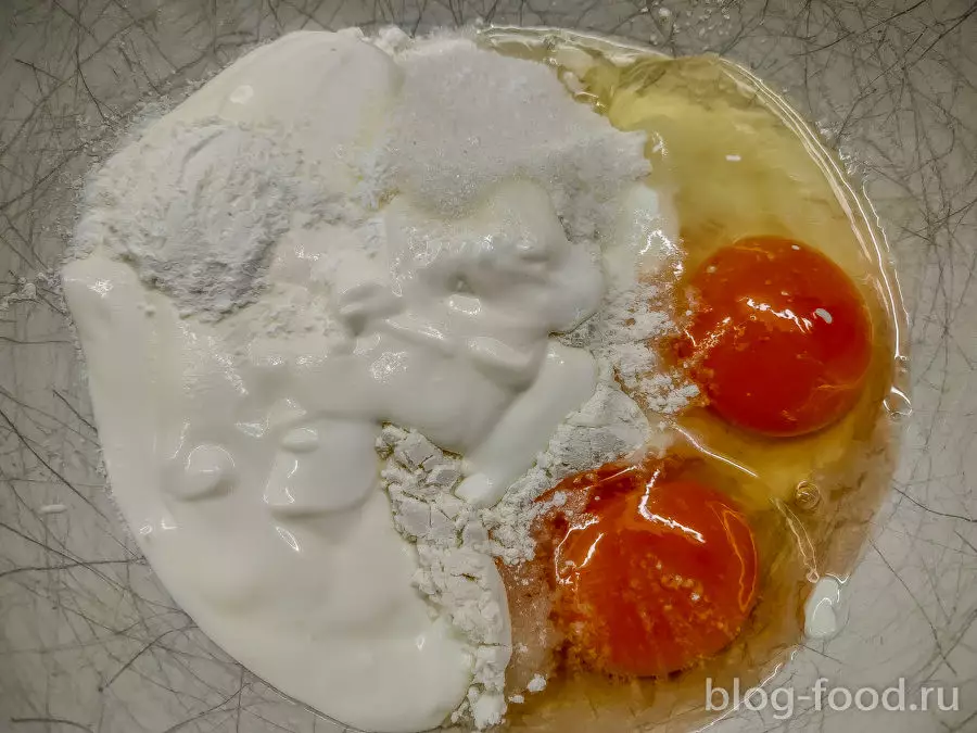 Пирог с индейкой, брюссельской капустой и яйцом