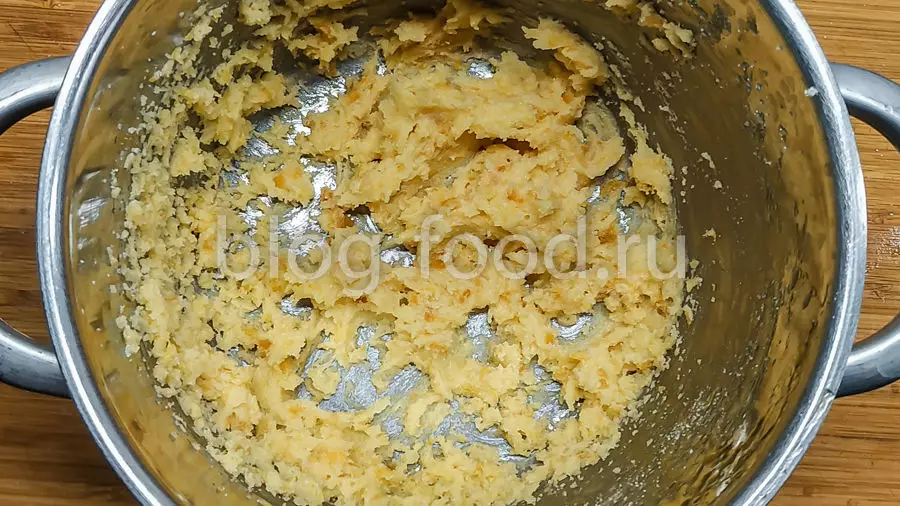 Творожный пирог с персиками