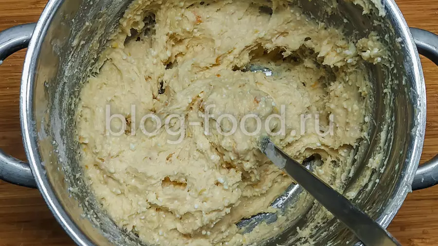 Творожный пирог с персиками