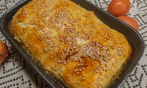 Рыбный пирог с рисом и яйцом