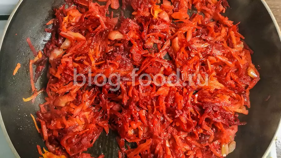 Борщ с маринованными грибами