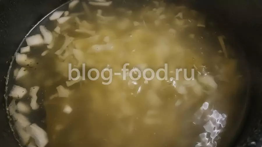 Борщ с маринованными грибами