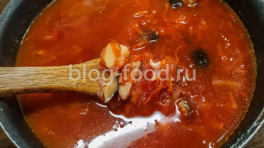 Борщ с маринованными грибами