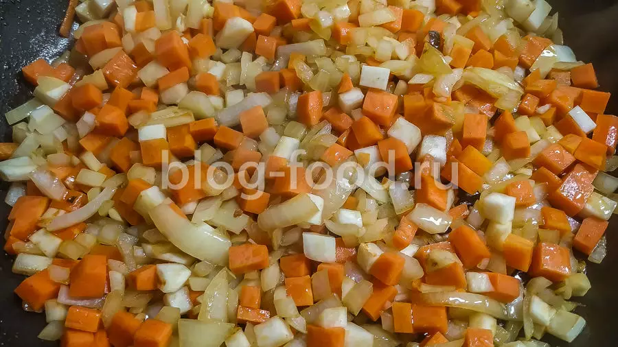 Сытный суп со свиными фрикадельками
