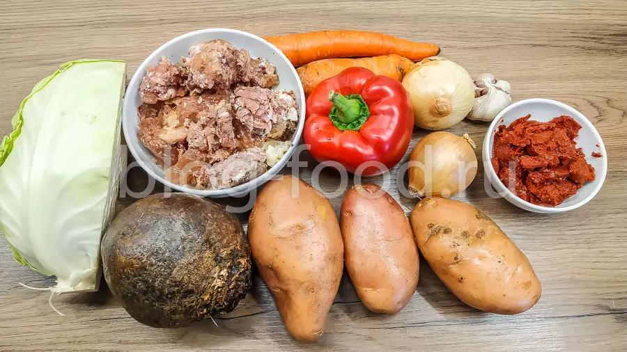 Борщ с тушенкой
