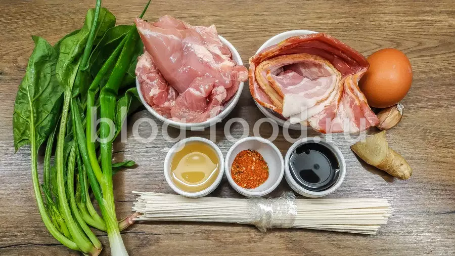 Рамен с курицей и беконом