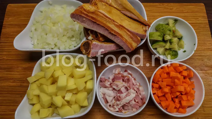 Айнтопф с копчёными рёбрышками и беконом