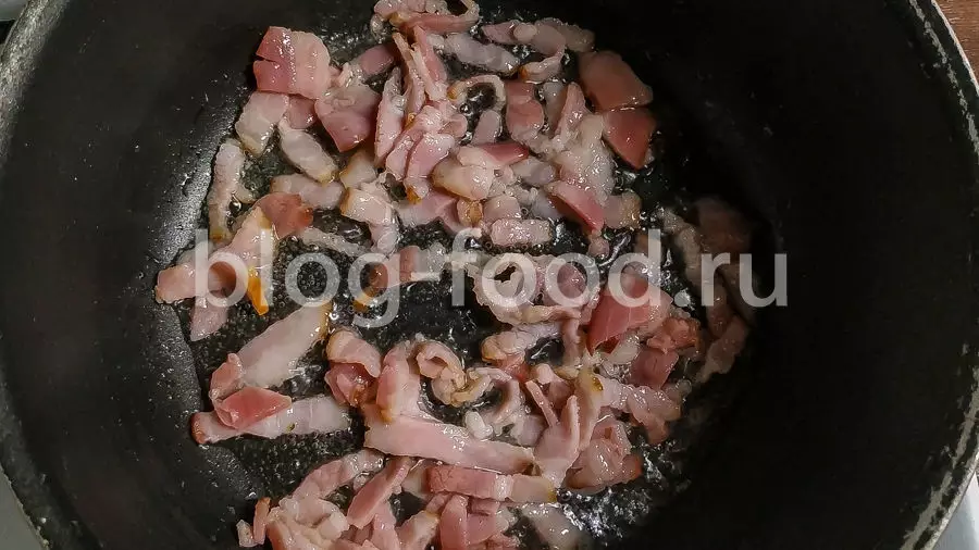 Айнтопф с копчёными рёбрышками и беконом