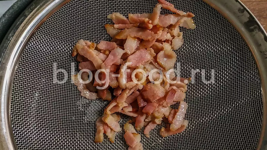 Айнтопф с копчёными рёбрышками и беконом