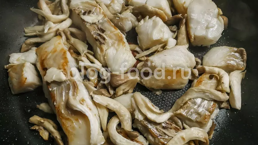 Мисо с рисом, грибами и рыбой