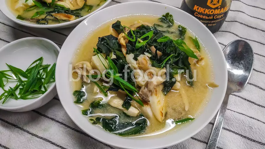 Мисо с рисом, грибами и рыбой