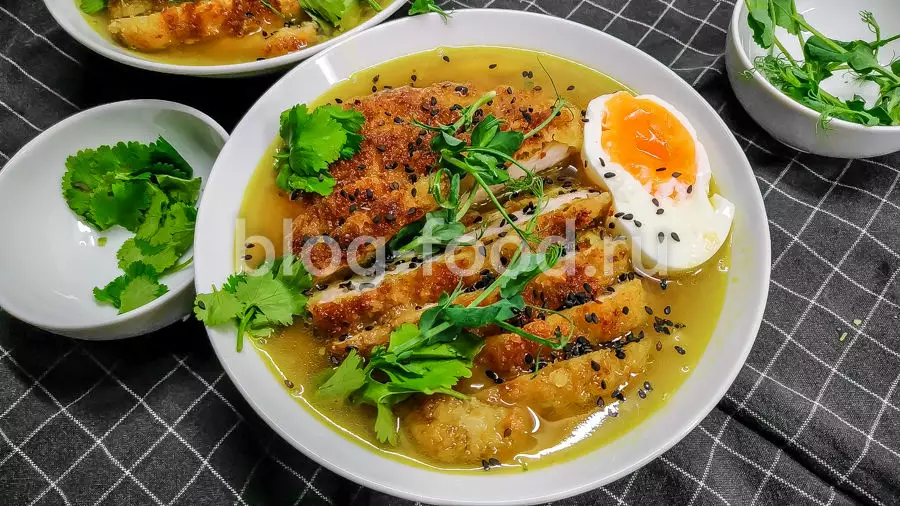 Мисо-рамен с манго и свининой
