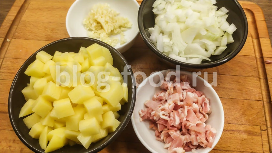 Potato soup with bacon and cream