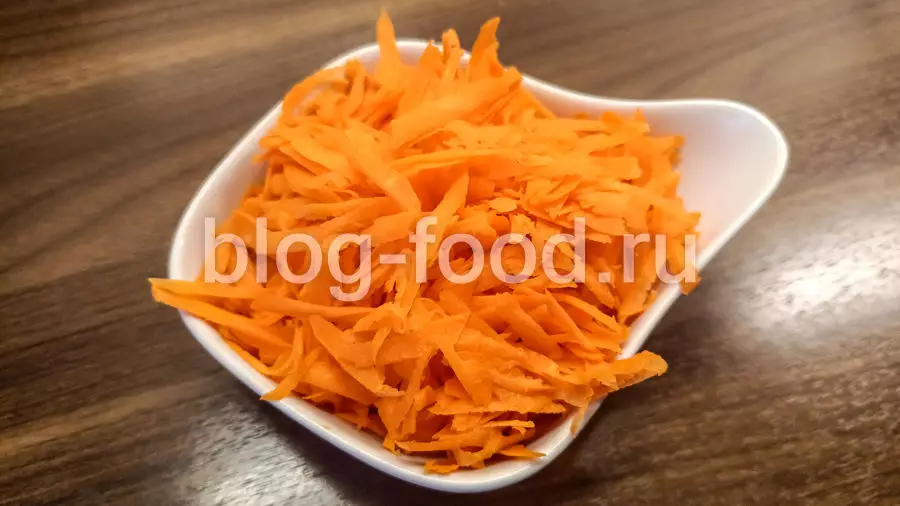 Грибной суп с курицей и лапшой