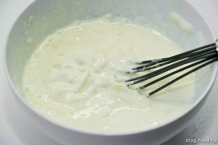 Немецкая овощная запеканка с&nbsp;сардельками