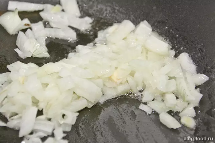 Сладкая курица, запечённая в фольге с грибами