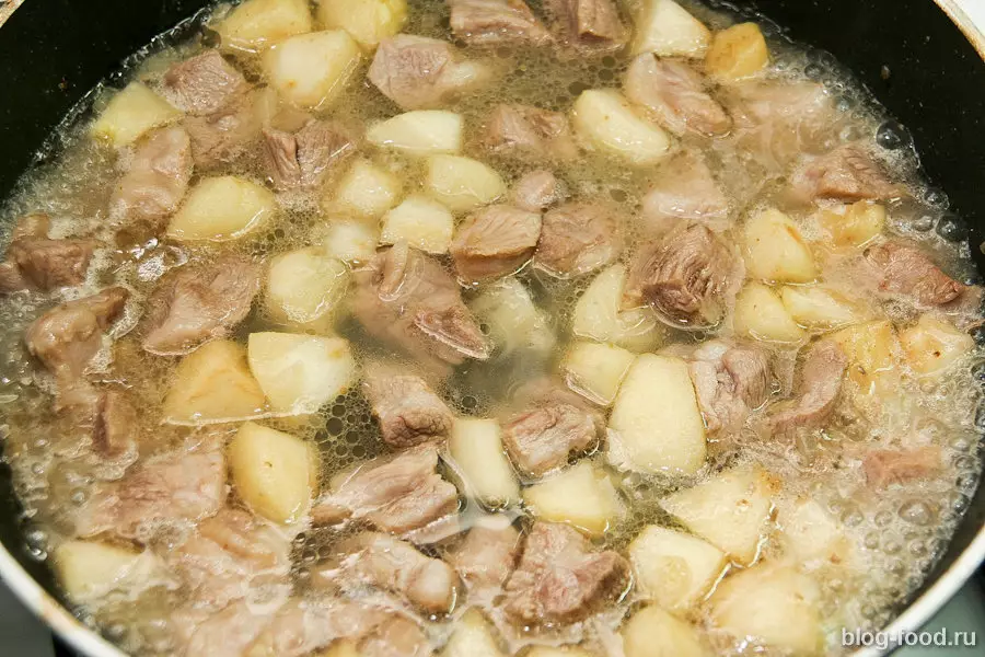 Тушёная свинина с горохом по-балкански