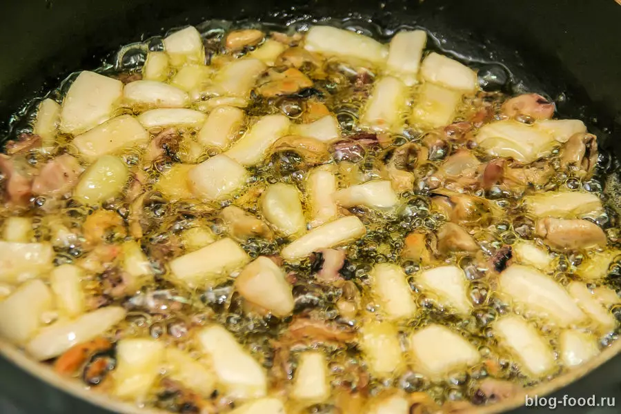 Паэлья с морепродуктами по-домашнему