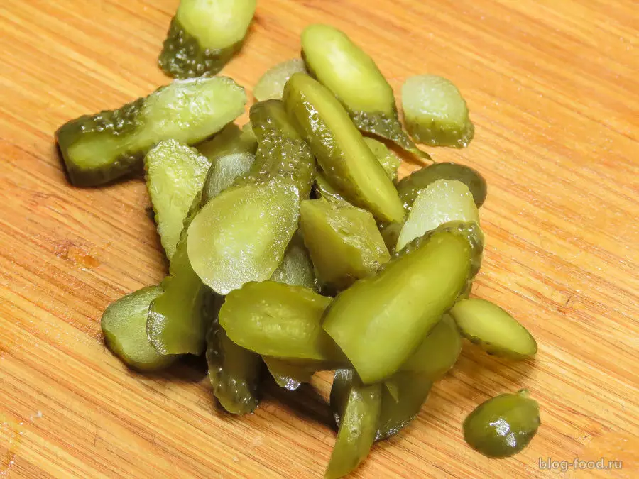 Бургер с курицей, грибами и сельдереем