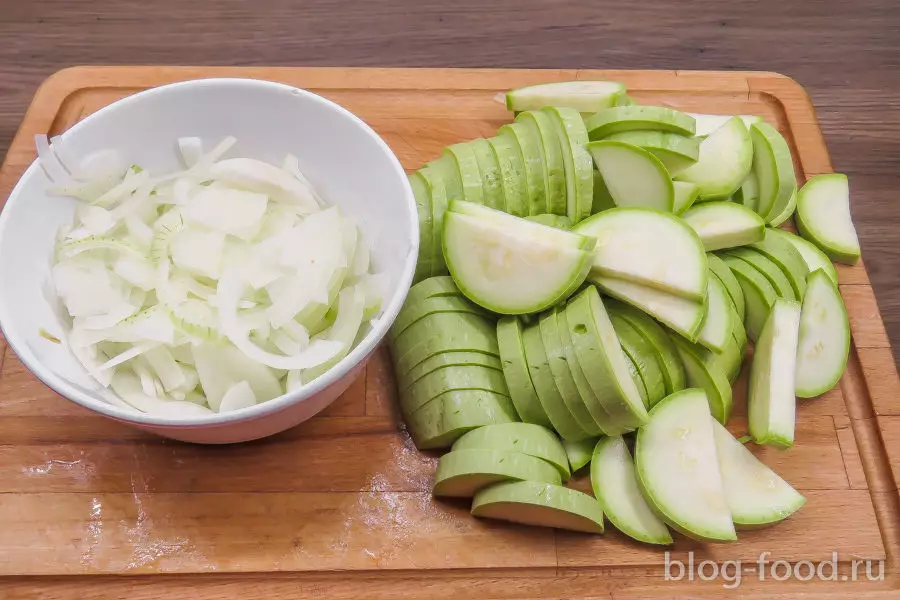 Курица с кабачками в сливочном соусе
