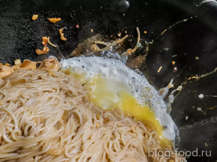 Пад Тай с курицей
