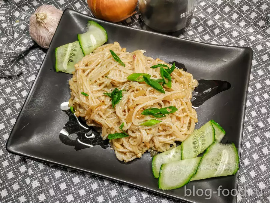 Пад Тай с курицей