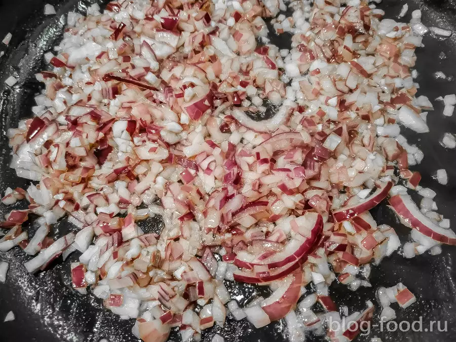 Лапша с мидиями, арахисом и кинзой