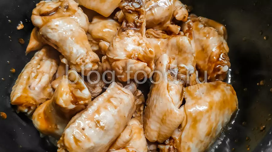 Куриные крылышки в устричном соусе