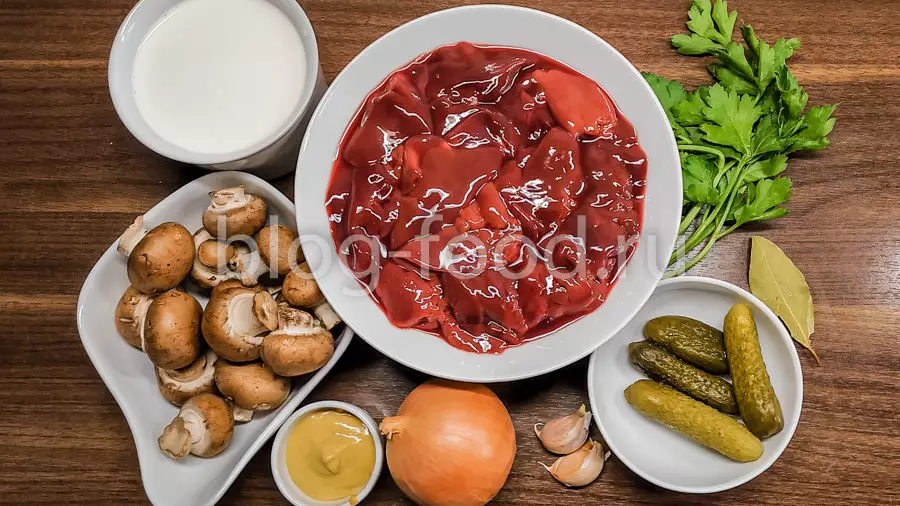 Куриная печёнка «по-строгановски»