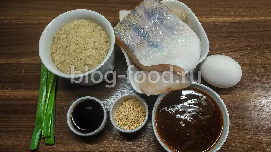 Рыба терияки с жареным рисом