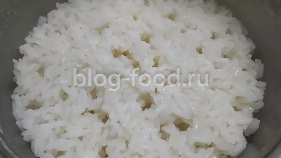 Рыба терияки с жареным рисом
