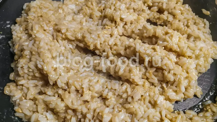 Рыба терияки с жареным рисом