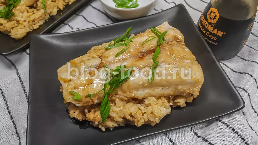 Рыба терияки с жареным рисом