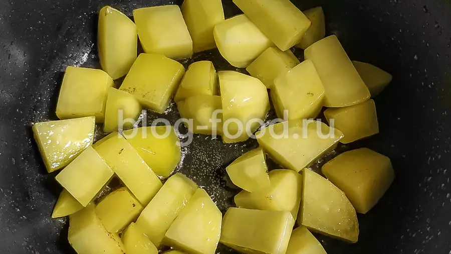 Рагу из курицы с картошкой и нутом