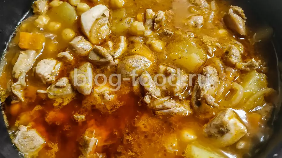 Рагу из курицы с картошкой и нутом