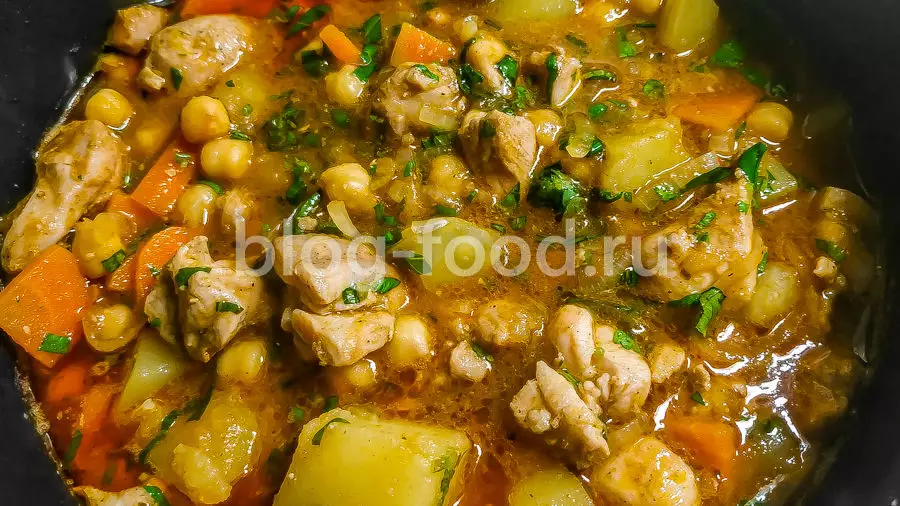Рагу из курицы с картошкой и нутом