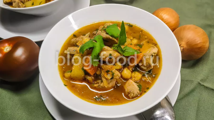 Рагу из курицы с картошкой и нутом