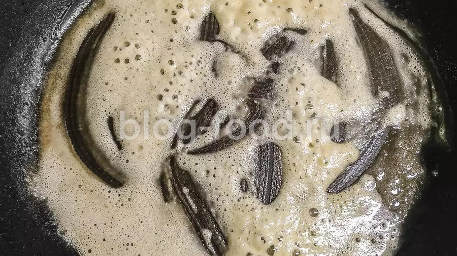 Куриные фрикадельки в сливочном соусе