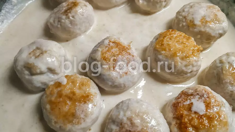 Куриные фрикадельки в сливочном соусе