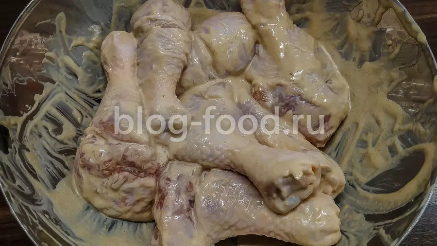 Курица под майонезом и соевым соусом