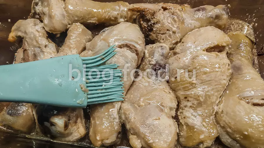 Курица под майонезом и соевым соусом