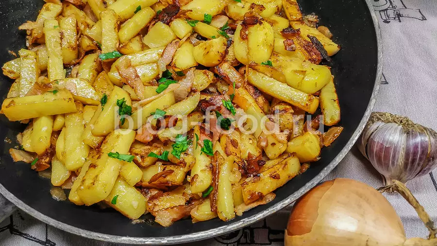 Жареная картошка с беконом