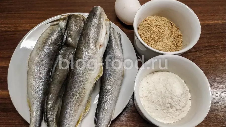 Рыба, обжаренная в сухарях