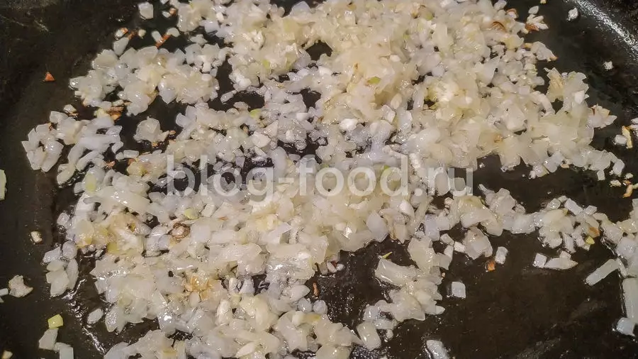 Перец, фаршированный гречкой, грибами и мясом