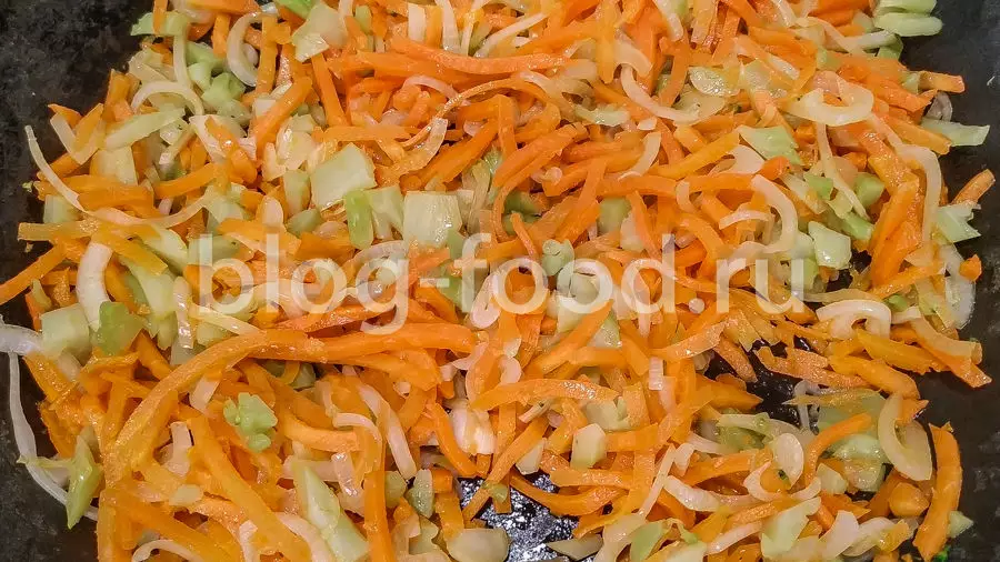 Курица с овощами в сметанном соусе