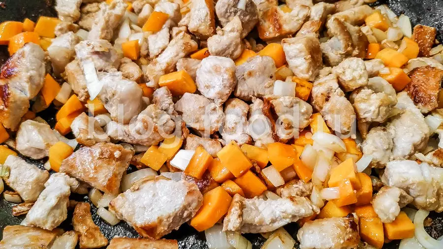 Жаркое с картошкой и фасолью