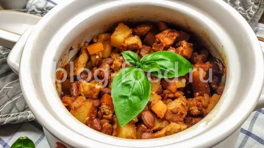Жаркое с картошкой и фасолью
