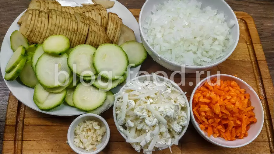 Мусака с говядиной, баклажаном и кабачком