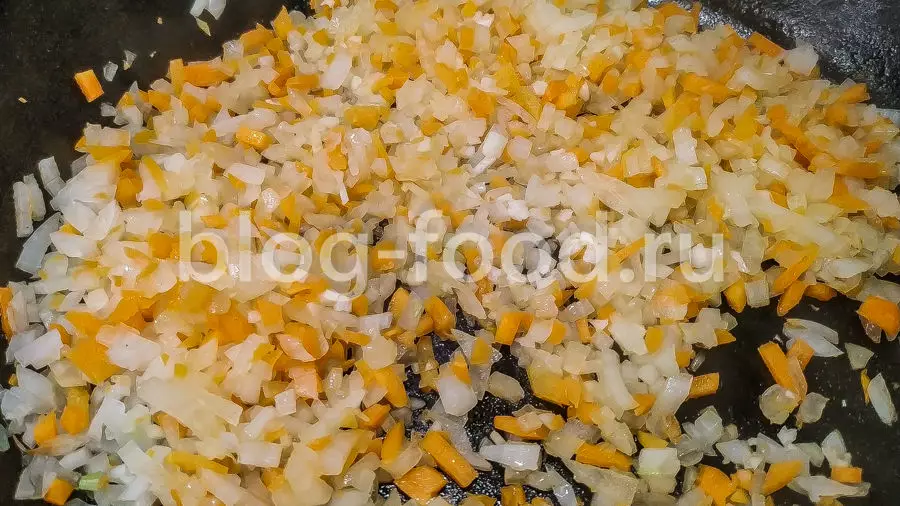 Мусака с говядиной, баклажаном и кабачком
