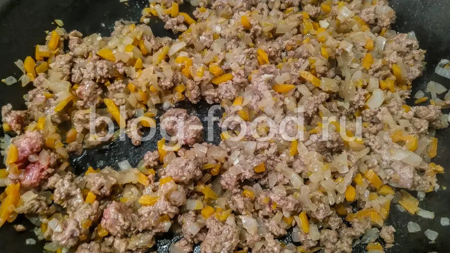 Мусака с говядиной, баклажаном и кабачком
